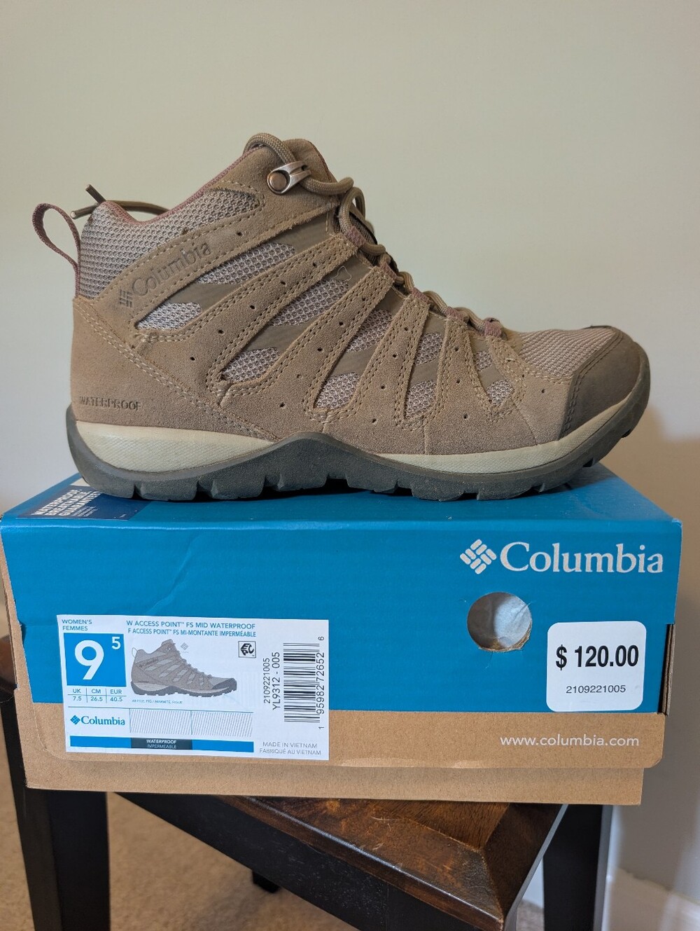 Women's Columbia Hiking Boot Size 9.5